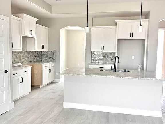 4th image of 2514 Segovia Ct