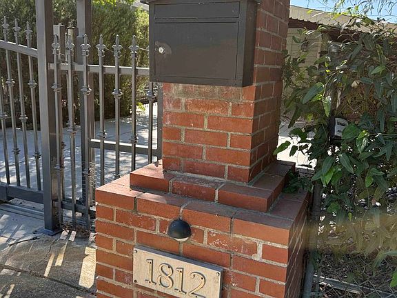 2nd image of 1812 Wentworth Ave