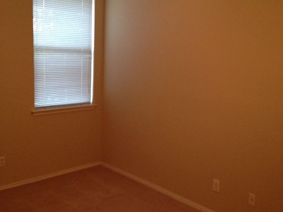 2nd image of 3929 Overlake Dr