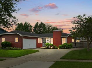 5733 Woodgate Dr, Matteson, IL 60443
