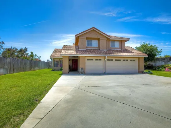 222 Palm Canyon Dr, Vista, CA 92083