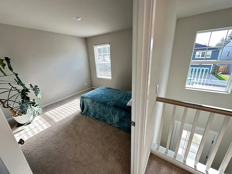 2406 Hyde Ct NE — Photo 29