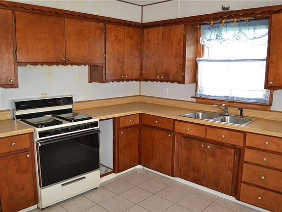 5th image of 934 SW 56th St