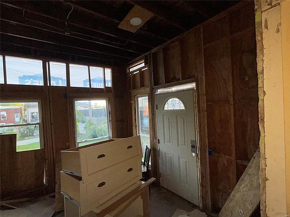 5th image of 2242 Osage St