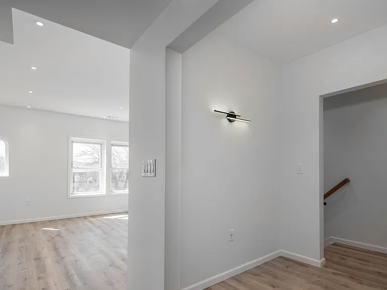 3250 Lorain Ave — Photo 10