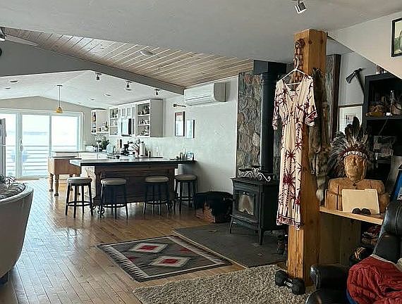 Wood fire place,open concept