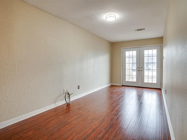 101 Teakwood Dr — Photo 8