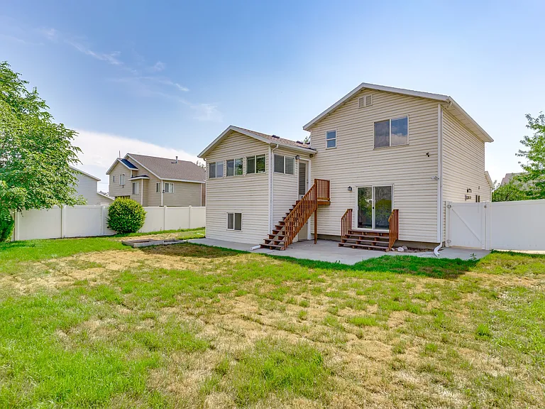 2519 S 1400 W — Photo 3