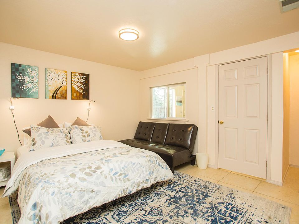 1st image of 2901 Rollingwood Dr #B