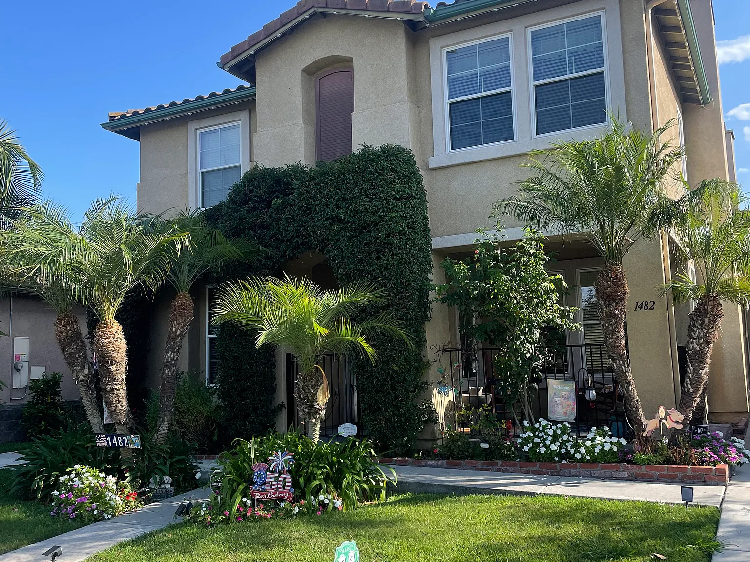 5 bed, 3.5 bath, 3700 sqft, $7,200 — Photo 1