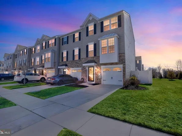 101 Meridian Ln, Sewell, NJ 08080