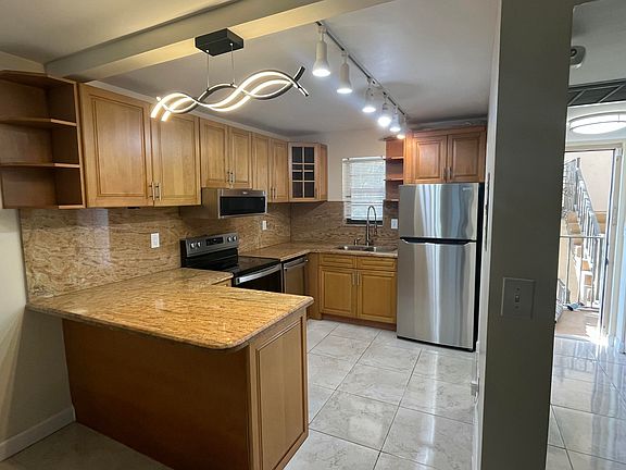 5th image of 9300 SW 8th Street #301