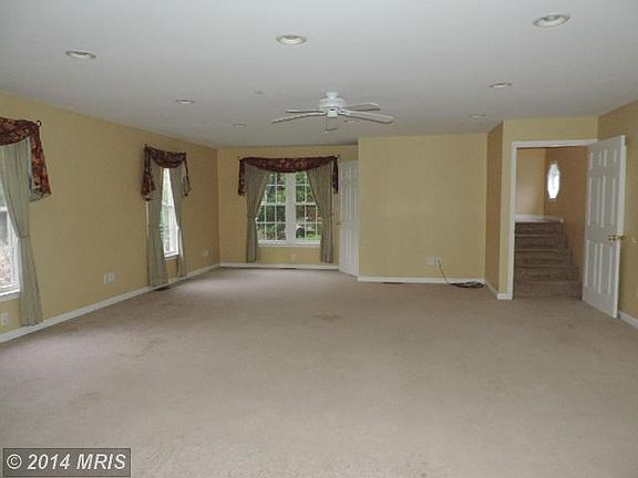 4th image of 305 Claiborne Fields Dr