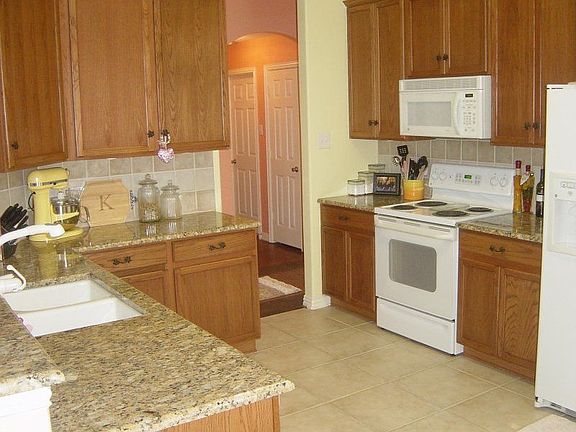 4th image of 2813 Cascade Cove Dr