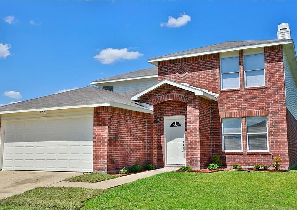 1st image of 208 Crystalwood Dr