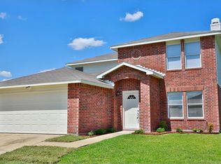 208 Crystalwood Dr, Mesquite, TX 75149