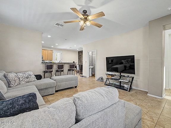 4th image of 10457 S Boothill Way