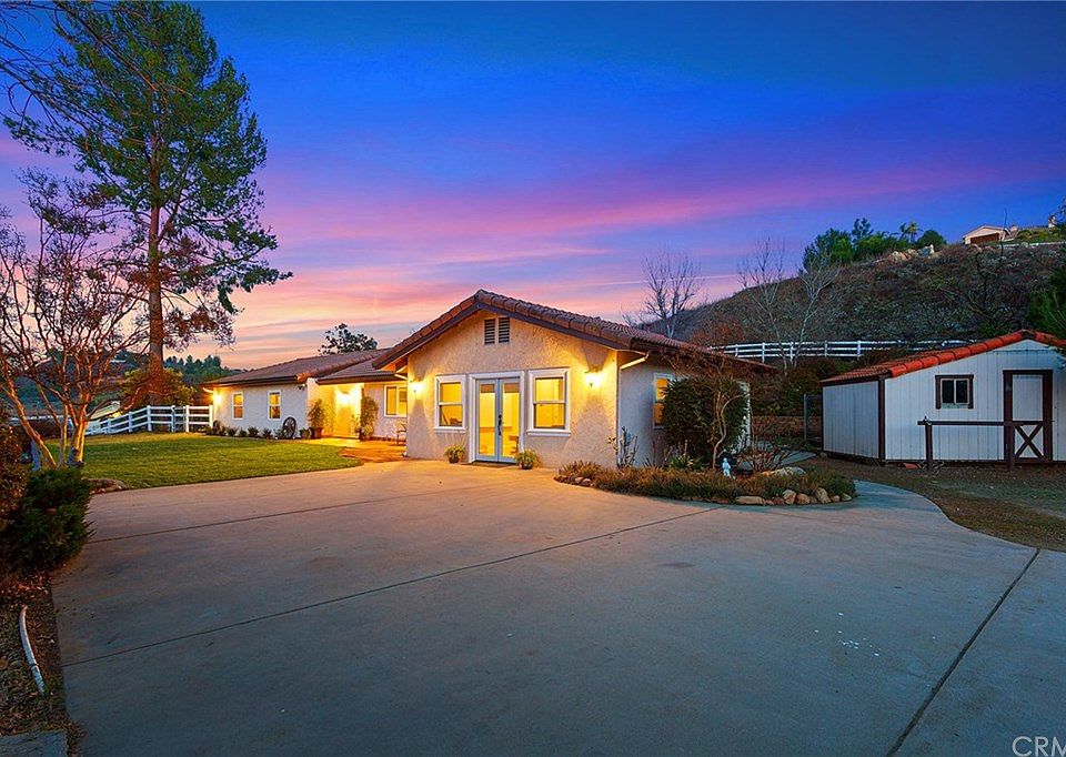 1st image of 38800 Avenida La Cresta