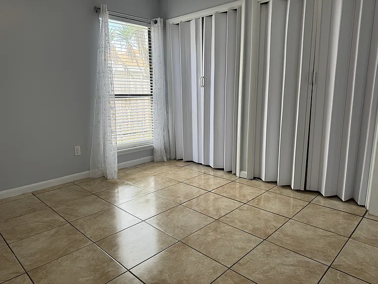622 Carnathan Ct — Photo 12