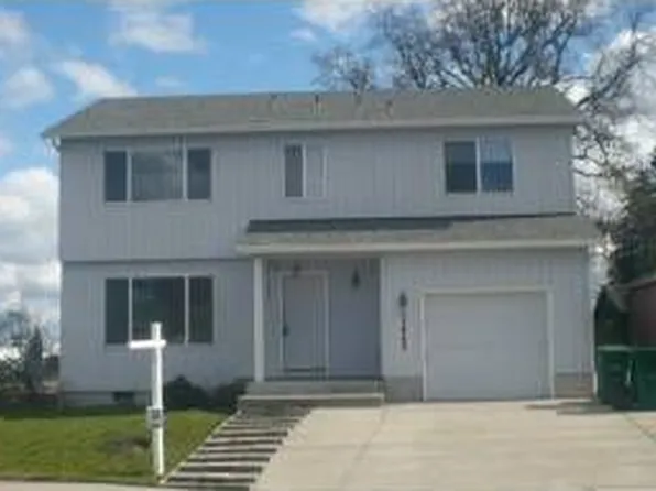 52866 NE 2nd St, Scappoose, OR 97056