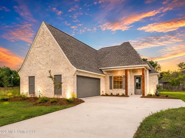104 Mission Park Dr, Madison, MS 39110