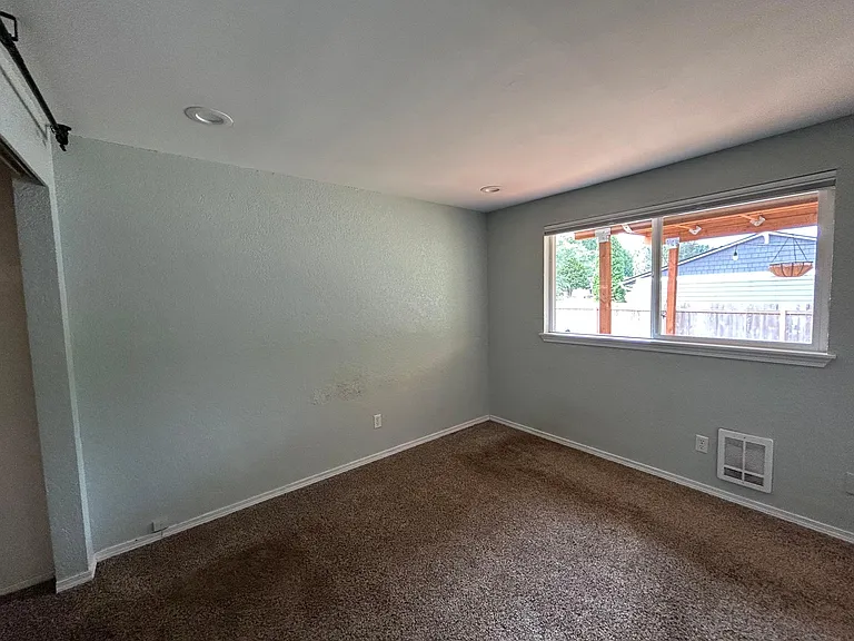 26027 42nd Ave S — Photo 15
