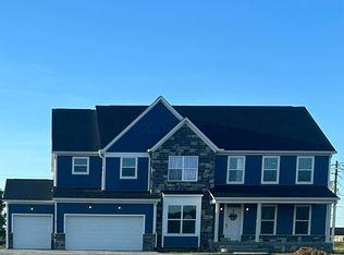 1045 Damon Dr, Washington Court House, OH 43160