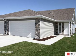 8206 Broken Ridge Dr, Lincoln, NE 68526
