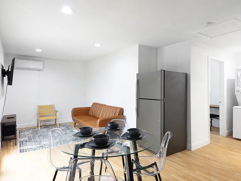 8633 Westglen Dr — Photo 19