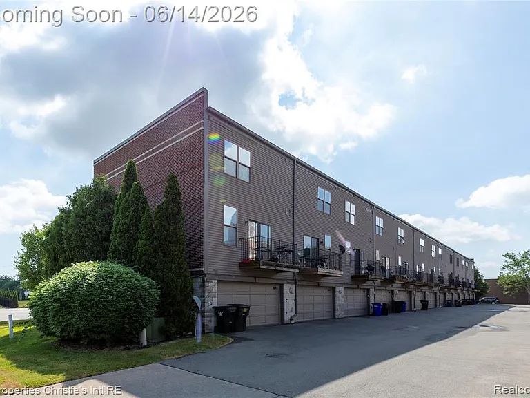 7645 Woodward Ave #70 — Photo 19