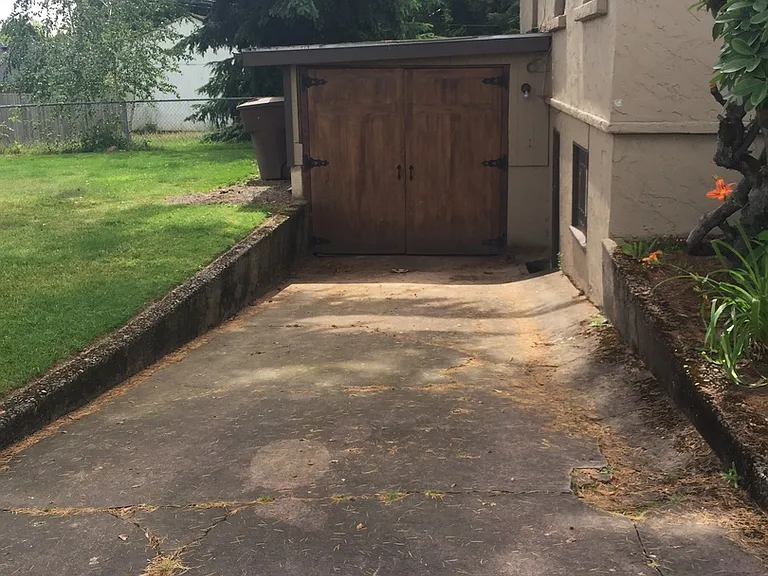 431 NE Garfield St — Photo 9