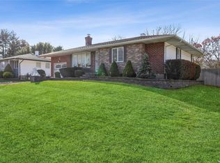 8 August Cres, Commack, NY 11725