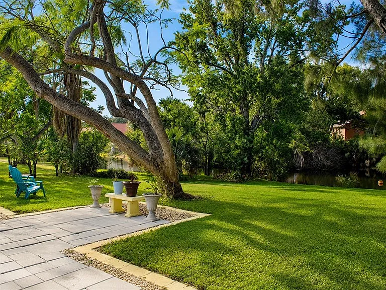 12416 Cobble Stone Dr — Photo 30