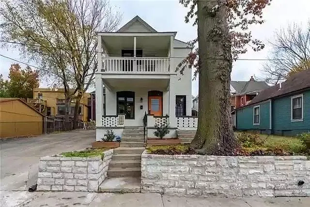 3 bed, 1.5 bath, 1388 sqft, $1,985 — Photo 3