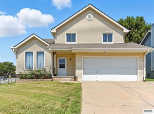8412 Read St, Omaha, NE 68122