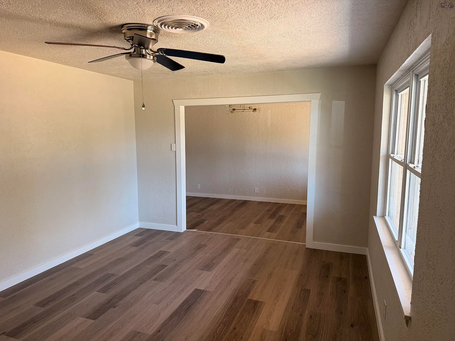 3 bed, 2.0 bath, 1458 sqft, $2,300 — Photo 4