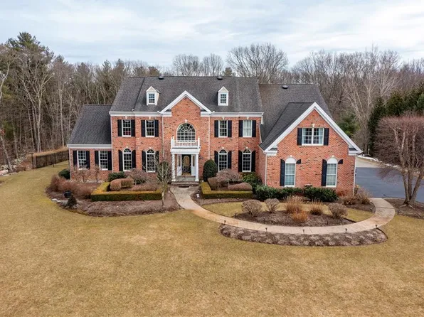 5 Lenihan Ln, East Greenwich, RI 02818