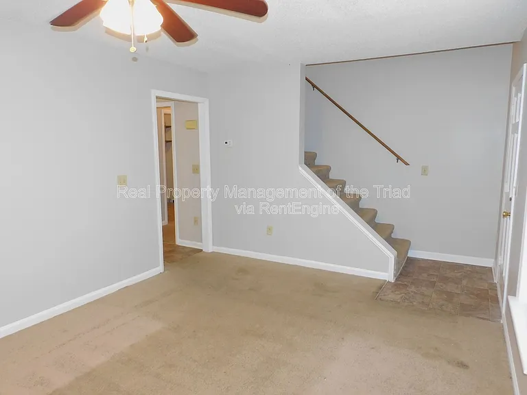 1805 Cody Ave — Photo 7