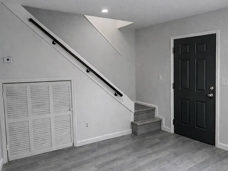 Fisher St Apartments — Photo 43