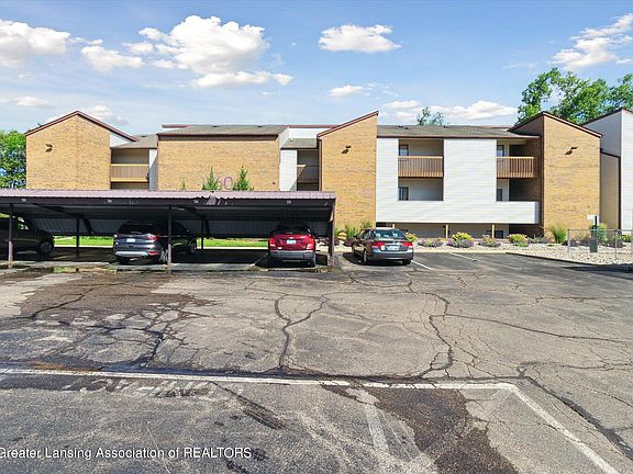 4th image of 1460 E Pond Dr #31