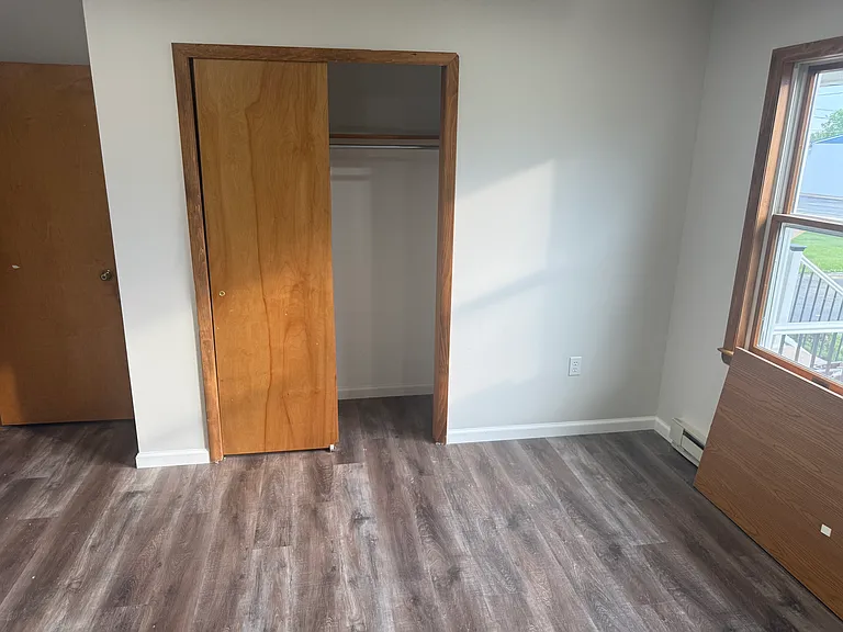 111 Allen St — Photo 16