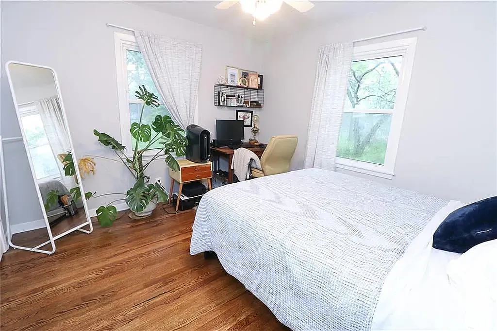 3 bed, 1040 sqft, $2,000 — Photo 3