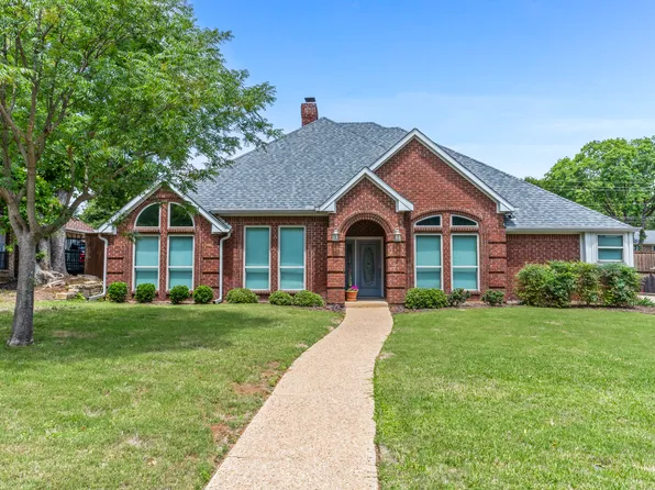 2942 Woodland Hills Dr, Grapevine, TX 76051