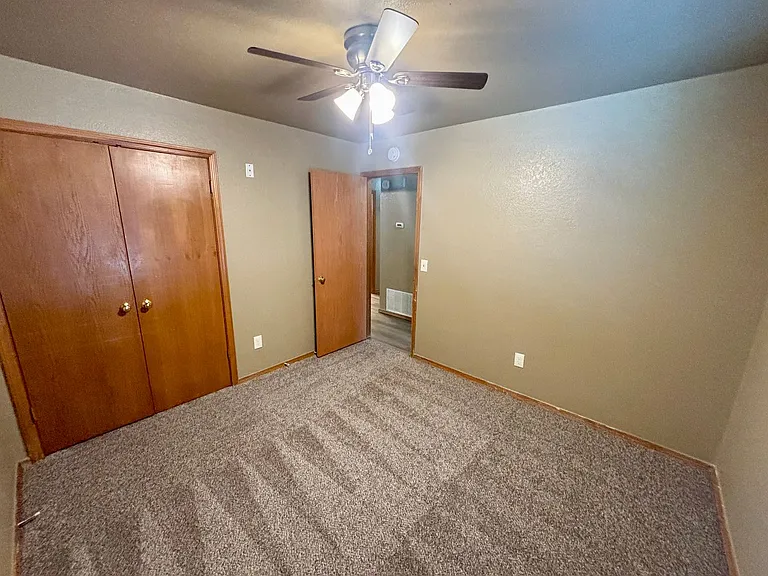 1304 Fairfax Cir — Photo 7