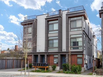 2116 3rd Avenue N, Seattle, WA, 98109