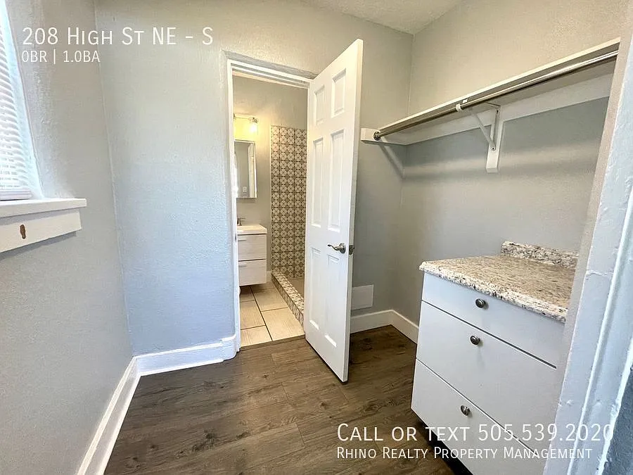 Welcome to Alhambra Court! Studio, 1 Bath! — Photo 4