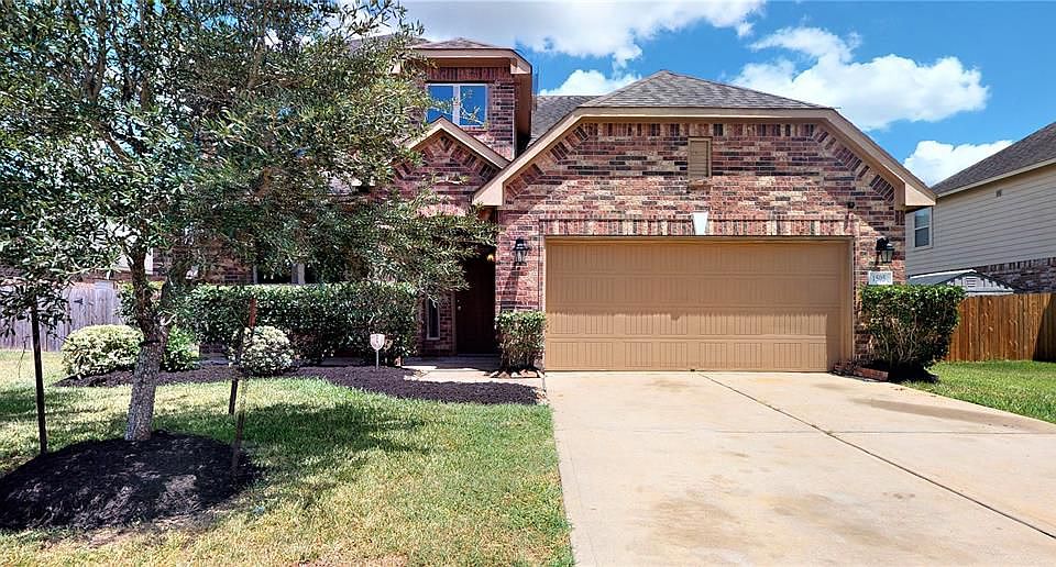 1st image of 1505 Brook Hollow Dr