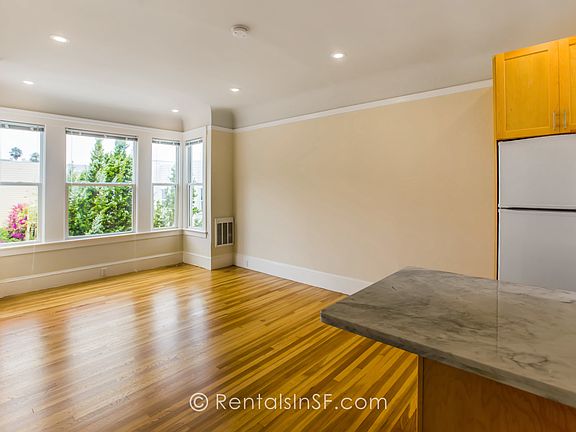 2nd image of 815 Pierce St #9