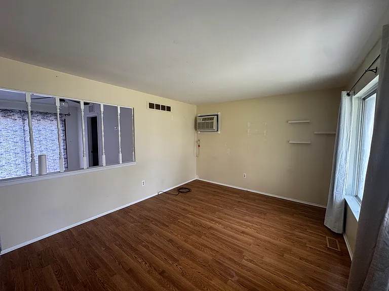 11551 Metter Ave — Photo 5
