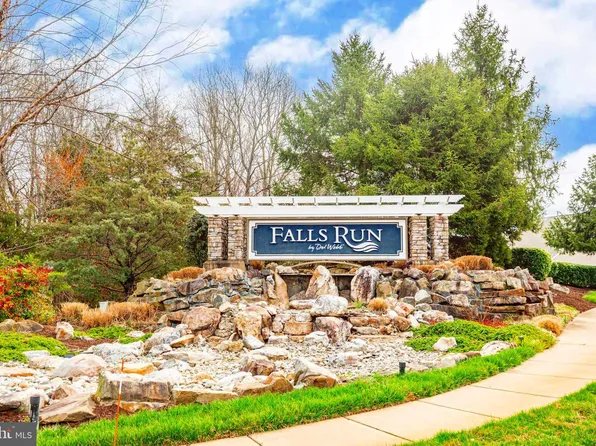 12 Hanover Dr, Fredericksburg, VA 22406